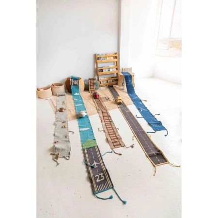 Zabawka bawełniana Lorena Canals RIDE&ROLL niebieska