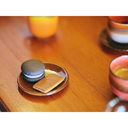 70s ceramics: saucer medium roast