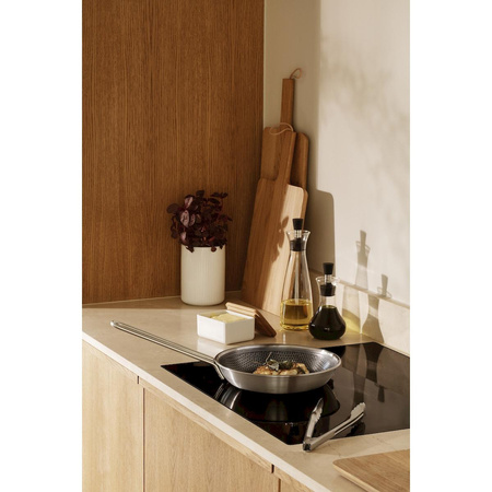 Legio Nova Butter dish with oak lid