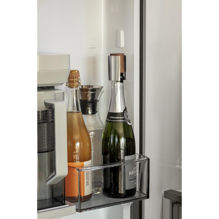 Liquid lounge Champagne stopper