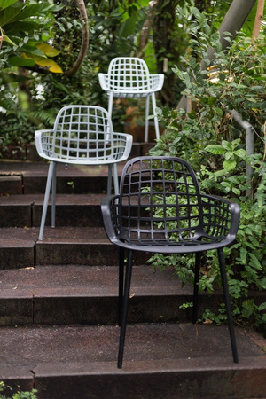 ZUIVER Albert Kuip garden chair black