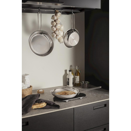 Patelnia Eva Trio STAINLESS STEEL srebrna Ø28 cm