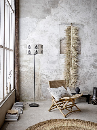 Selita Floor Lamp, Black, Metal