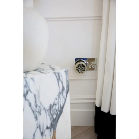 MAX BENJAMIN Wall Fragrance Diffuser EU Plugin White Pomegranate